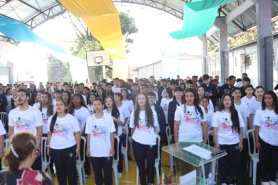 Após décadas de espera, Colégio Estadual Joaquim Ricardo Teixeira inaugura quadra coberta; R$ 374.994,99 investidos beneficiam 1.386 alunos