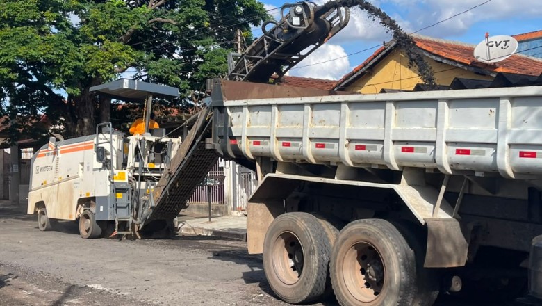Recapeamento em 13 vias do Setor Campinas começa em Goiânia; veja as ruas e o prazo de 10 dias
