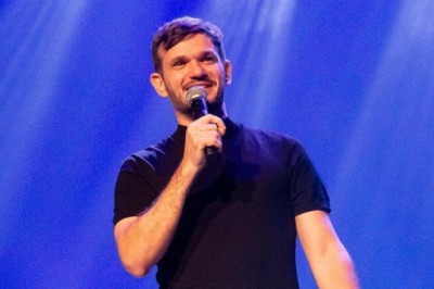 Sete pecados, muitas risadas: Padre Patrick faz três sessões no Teatro Goiânia neste sábado