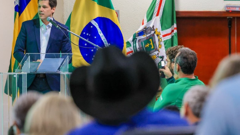 Dez municípios, 11,3 mil hectares: Goiás entrega 500º título do Regulariza Campo e lança GTA Digital