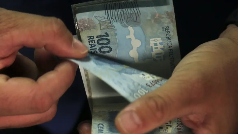 Crédito bancário deve crescer 10,6% neste ano e 9,6% em 2025, prevê BC