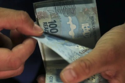 Crédito bancário deve crescer 10,6% neste ano e 9,6% em 2025, prevê BC