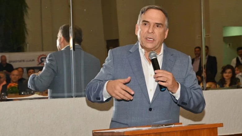 Sandro Mabel toma posse como prefeito de Goiânia