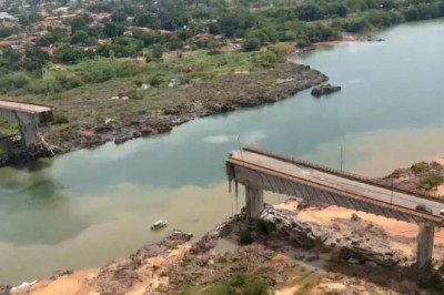 Sobe para 12 total de mortos após queda de ponte