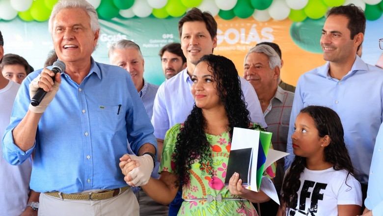 Caiado entrega 42 casas a custo zero em Bela Vista de Goiás