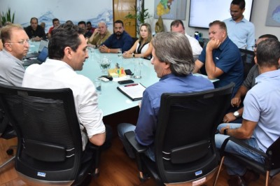 Leandro Vilela acompanha expansão da rede de água em Aparecida