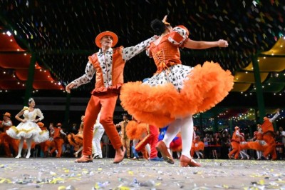 Grande Arraial de Goiânia reúne mais de 100 mil pessoas