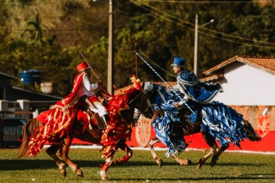 Santa Terezinha de Goiás realiza encenação das Cavalhadas neste fim de semana