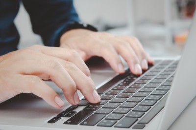 Prefeitura de Goiânia digitaliza autorização para instalação de publicidade