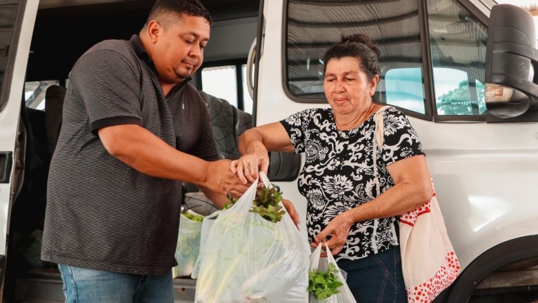 Prefeitura de Senador Canedo distribui hortaliças a famílias da Vila Galvão