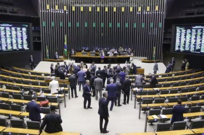 Câmara derruba vetos de Lula e enfraquece regras de licenciamento ambiental