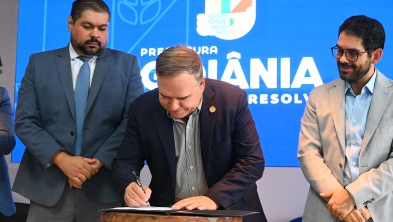 Sandro Mabel empossa novo titular da Sedicas em Goiânia