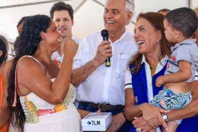 Governo de Goiás entrega 50 casas a custo zero em Posse