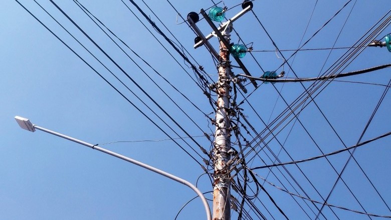 Luziânia retira quase duas toneladas de fios irregulares por mês