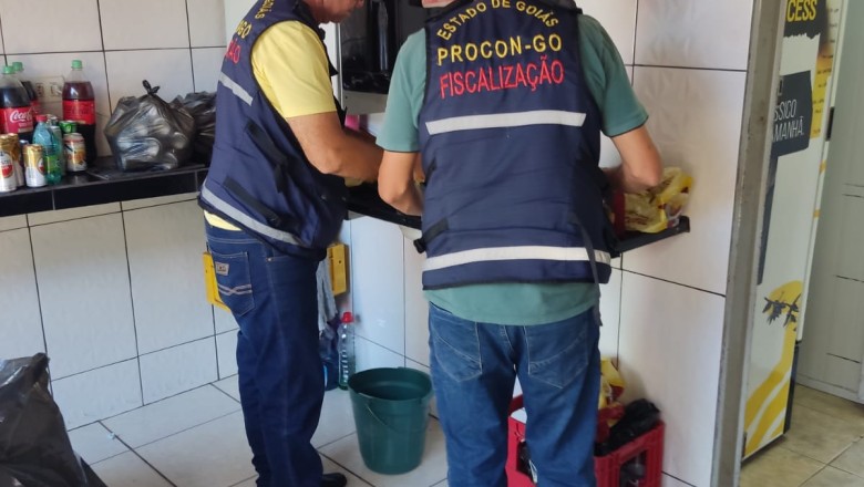 Em Jandaia, Procon apreende quase 450 latas de cervejas vencidas