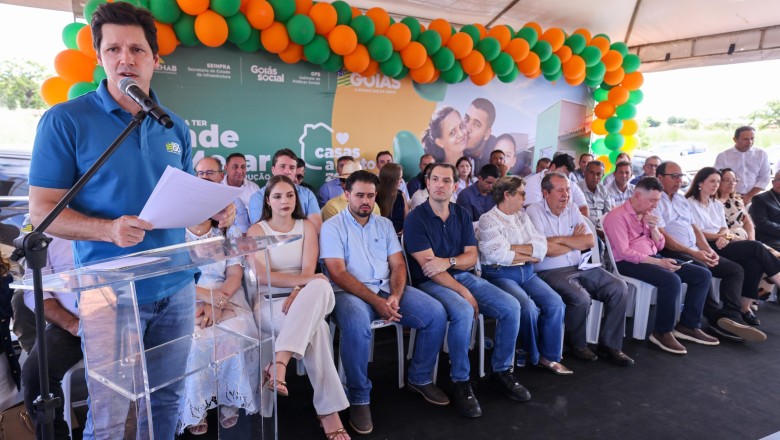 Governo de Goiás entrega casas do programa Pra Ter Onde Morar em Mutunópolis