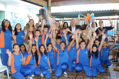 “Faz a gente se sentir parte da escola”, dizem estudantes durante entrega de uniformes da Rede Municipal de Educação