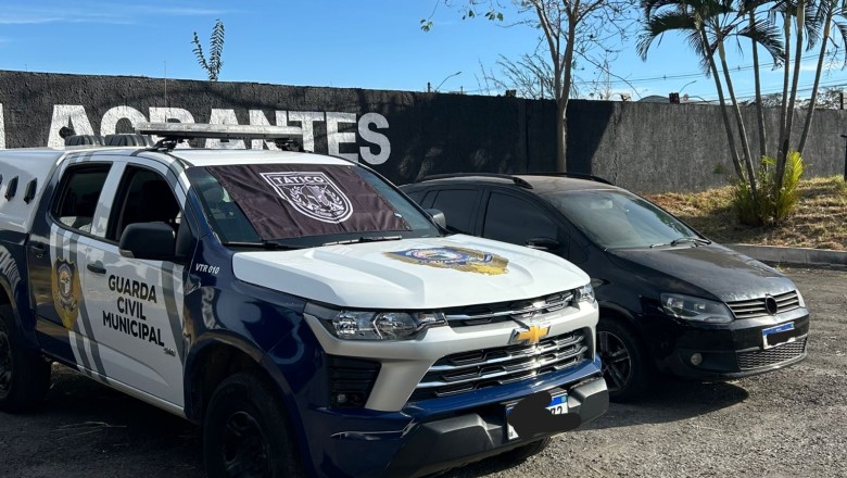 Câmeras identificam carro furtado; GCM recupera e devolve veículo em Senador Canedo