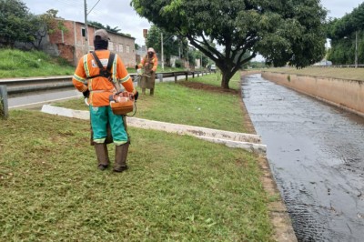 Limpeza reforçada nos córregos de Goiânia retira até 500 kg de resíduos por ação