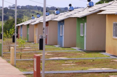 53 casas a custo zero são entregues em Santo Antônio de Goiás após investimento de R$ 9 milhões