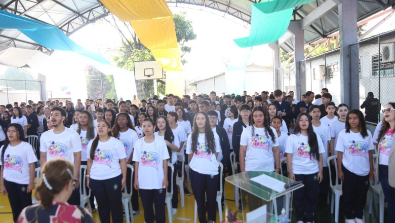 Após décadas de espera, Colégio Estadual Joaquim Ricardo Teixeira inaugura quadra coberta; R$ 374.994,99 investidos beneficiam 1.386 alunos