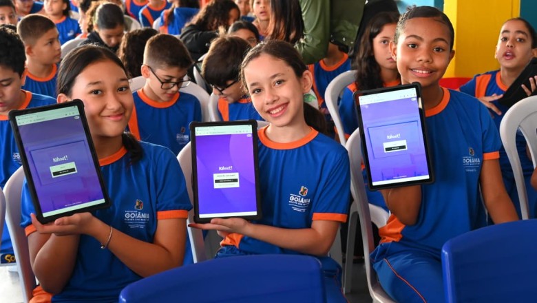 Goiânia inicia entrega de mais de 15 mil tablets na rede municipal; projeto prevê uso de IA nas aulas