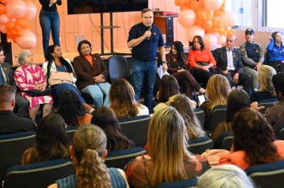 Goiânia reforça rede e integra ações no enfrentamento à violência contra mulheres; 1,7 mil têm medida protetiva e 890 usam botão do pânico