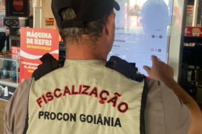 Denúncia sobre refil gratuito leva Procon Goiânia a autuar fast-food por divergência na oferta