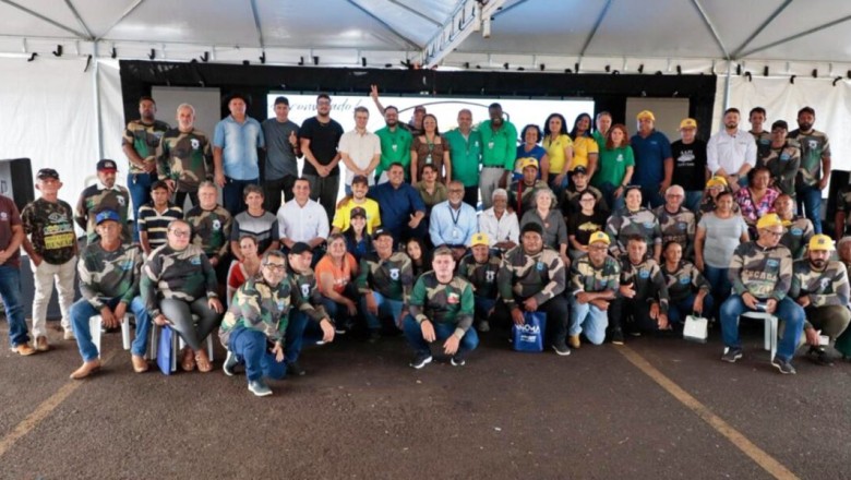 Encontro em Itumbiara reúne 500 participantes, implementa Pronaf B e entrega barcos a pescadores em Goiás