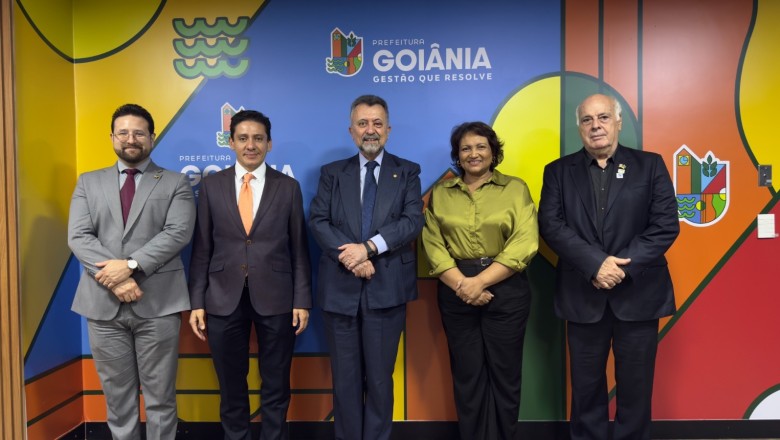 Embaixador do México visita Goiânia; encontro com a prefeita em exercício discute segurança, prevenção às drogas e cooperação
