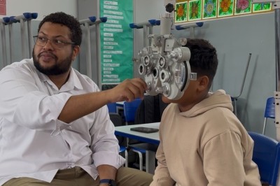 Goiânia leva exames de vista às escolas: 250 alunos atendidos e previsão de 4 mil com óculos gratuitos