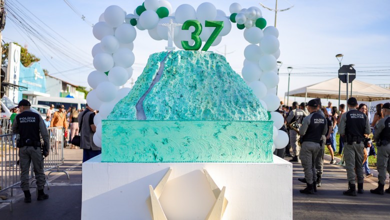Na Avenida Dom Emanuel, desfile cívico reúne 2,5 mil pessoas e 130 veículos nos 37 anos de Senador Canedo