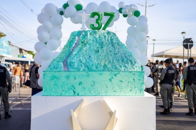 Na Avenida Dom Emanuel, desfile cívico reúne 2,5 mil pessoas e 130 veículos nos 37 anos de Senador Canedo