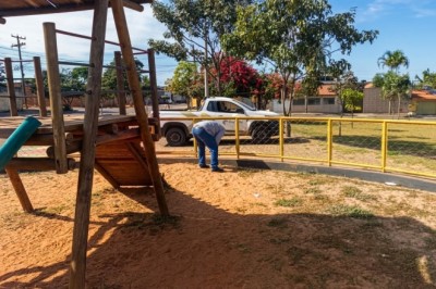 Após demandas da comunidade, parquinho da Praça S-13 recebe reforço no alambrado para ampliar segurança