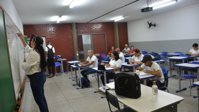 EJA em Goiás abre matrículas em 22 de junho com opção semipresencial e semestre que vale por um ano