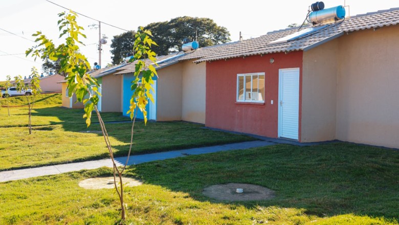 Casas a custo zero chegam a 167 municípios em Goiás; Agehab diz que estado é único a zerar financiamento