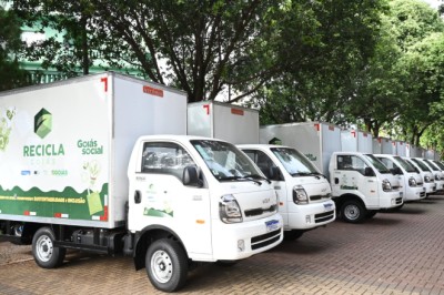 Recicla Goiás recebe 10 caminhões e chega a 29 em operação; investimento soma R$ 6,5 milhões