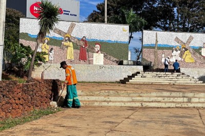 Após 13 dias, Comurg encerra limpeza na GO-060 e recolhe 4.160 sacos de residuos