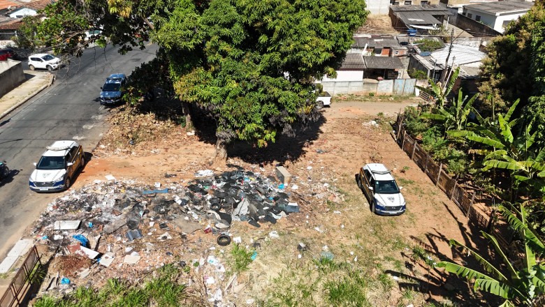 Denúncia nas redes leva a multa de R$ 5 mil ao dono de um lava jato por descarte no Córrego Capim Puba