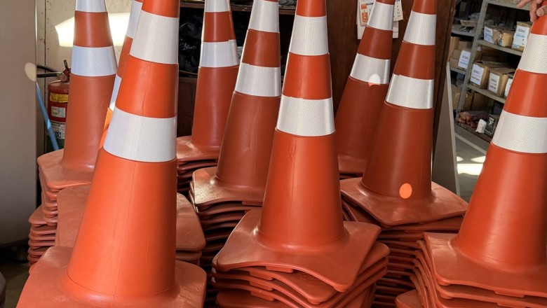 Goiânia ganha reforço na sinalização: Comurg entrega mais de 250 cones e anuncia novas medidas de segurança