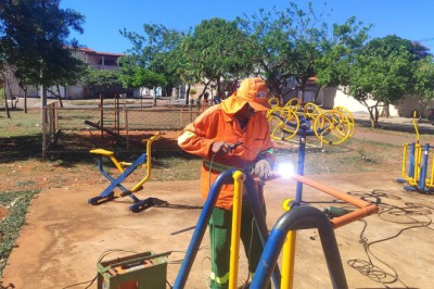 Goiânia recupera 1,7 mil equipamentos em praças em 6 meses; vandalismo exige reparos frequentes