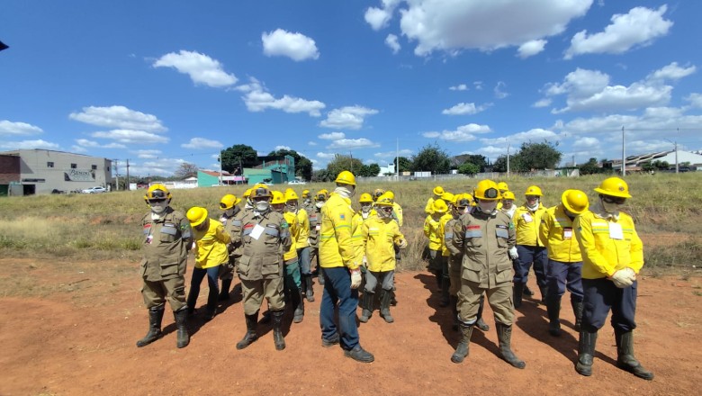 Goiânia forma primeira brigada municipal de incêndios e reforça prevenção a queimadas na seca
