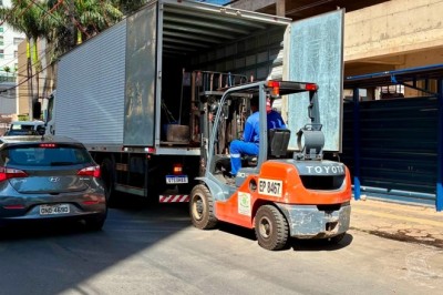 Goiânia intensifica fiscalização em obras: três autuações por bloqueio de vias e apreensão de caçambas