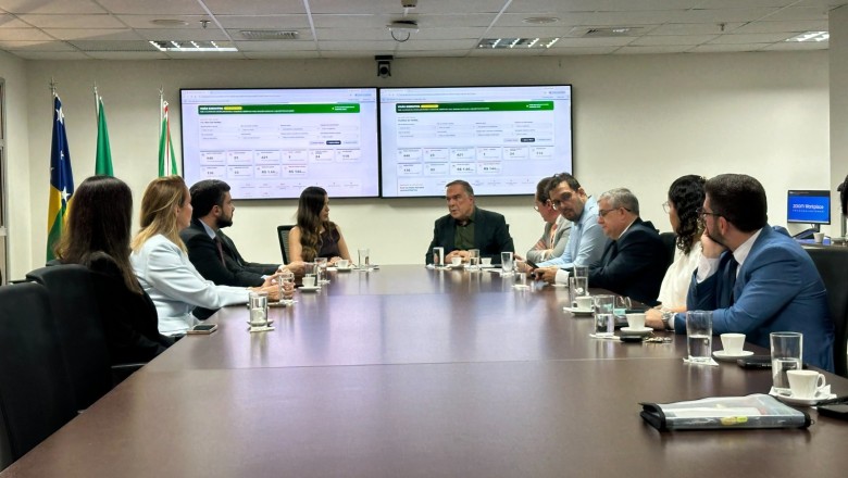 Mabel vai ao Fórum e propõe integração com juízes para acelerar decisões sem afetar serviços; entenda o plano