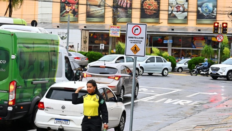 Goiânia amplia sinalização da Direita Livre em 84 cruzamentos; veja os locais