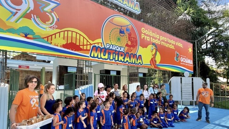 Mutirama reabre com 5,5 mil visitantes e 22 brinquedos em funcionamento