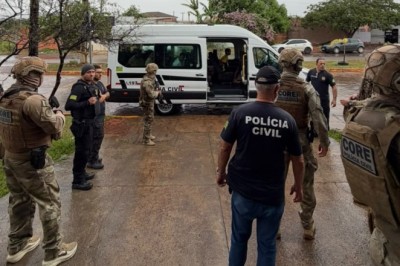 Operação Impactos prende 17 pessoas e apreende drogas, arma e veículos em Goiás e no Distrito Federal