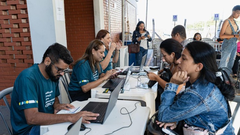 Feirão em Goiânia reúne mais de 10 mil vagas de emprego, cursos gratuitos e serviços