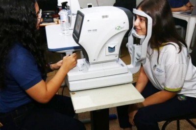 Programa oferece exames oftalmológicos gratuitos em sete escolas públicas de Goiás