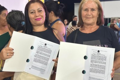 Após 70 anos de espera, 296 famílias de Acreúna recebem escrituras de suas moradias